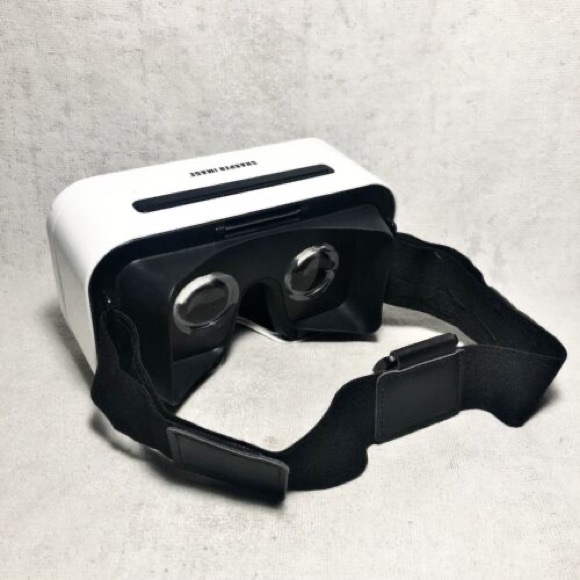 Like New One-Size Sharper Image VR Virtual Reality Headset Fits Most Cellphones - Picture 2 of 8